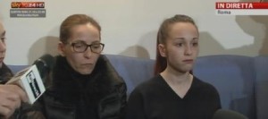 Il fermo immagine tratto da Sky Tg24 mostra la moglie di Salvatore Failla, Rosalba (S), con la figlia Erica, durante una conferenza stampa nello studio dell'avvocato Francesco Caroleo Grimaldi, 09 marzo 2016. ANSA/FERMO IMMAGINE SKY TG24 +++ ANSA PROVIDES ACCESS TO THIS HANDOUT PHOTO TO BE USED SOLELY TO ILLUSTRATE NEWS REPORTING OR COMMENTARY ON THE FACTS OR EVENTS DEPICTED IN THIS IMAGE; NO ARCHIVING; NO LICENSING +++