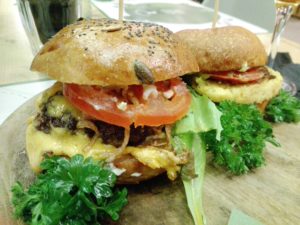 Cheese burger e Veggie Buger (We food)