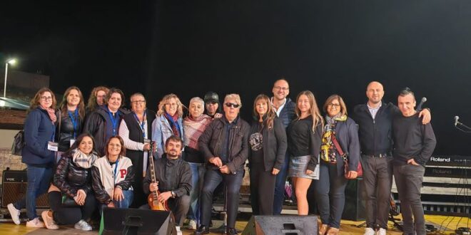 Aleandro Baldi e il Gruppo ARISTOS: emozioni e passione sul palco della seconda Edizione di ‘NO.STRANO Il Festival del cibo e delle tradizioni popolari’, di Santa Maria di Montalbano Elicona