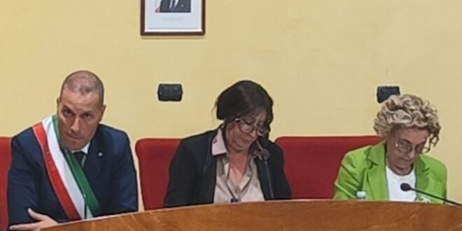 Consiglio comunale aperto di Cotronei, politica e cittadinanza condannano le recenti intimidazioni al sindaco Ammirati e al dirigente Scavelli