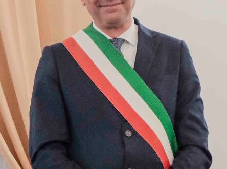 Il sindaco Fabio Roccuzzo contro la legge regionale che prevede contributi solo ai Comuni in difficoltà finanziaria con meno di 25mila abitanti