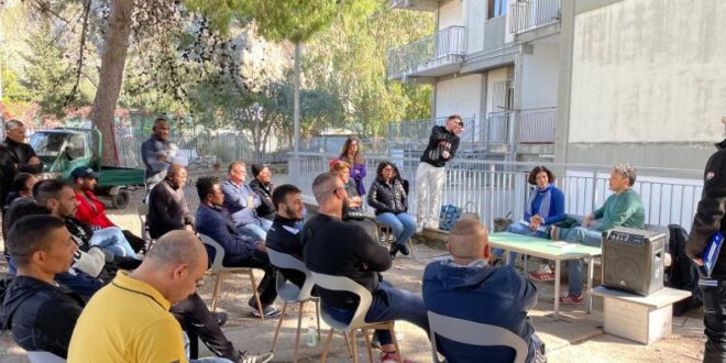 Laboratorio di lettura con i giovani adulti in misure alternative e con le persone detenute del Co-Housing del progetto Ortis 2.0