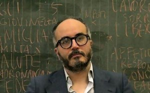 Offese e criticò il ministro Valditara: lo scrittore Christian Raimo sospeso dall’insegnamento per 3 mesi