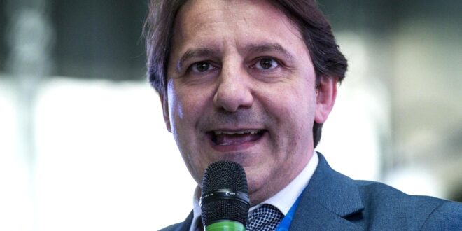 Tirocinanti, Tridico (M5S) al governo Meloni: ‘Passi avanti per i lavoratori precari calabresi, ma urgono i fondi sufficienti’